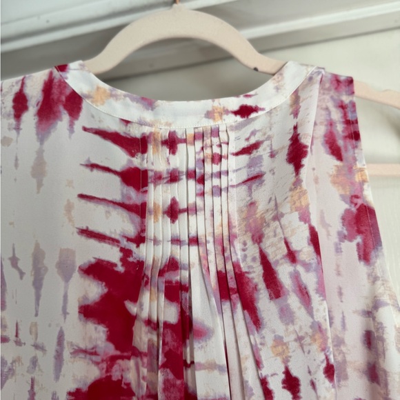 NWOT NYDJ Sleeveless Pintuck Blouse - Picture 13 of 16